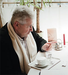 Klimakatastrophe und Flucht aus Europa? Mölzer an Pollak: 'Da vertraue ich darauf, dass Sie dann ein gutes Wort für mich einlegen in Nigeria.'